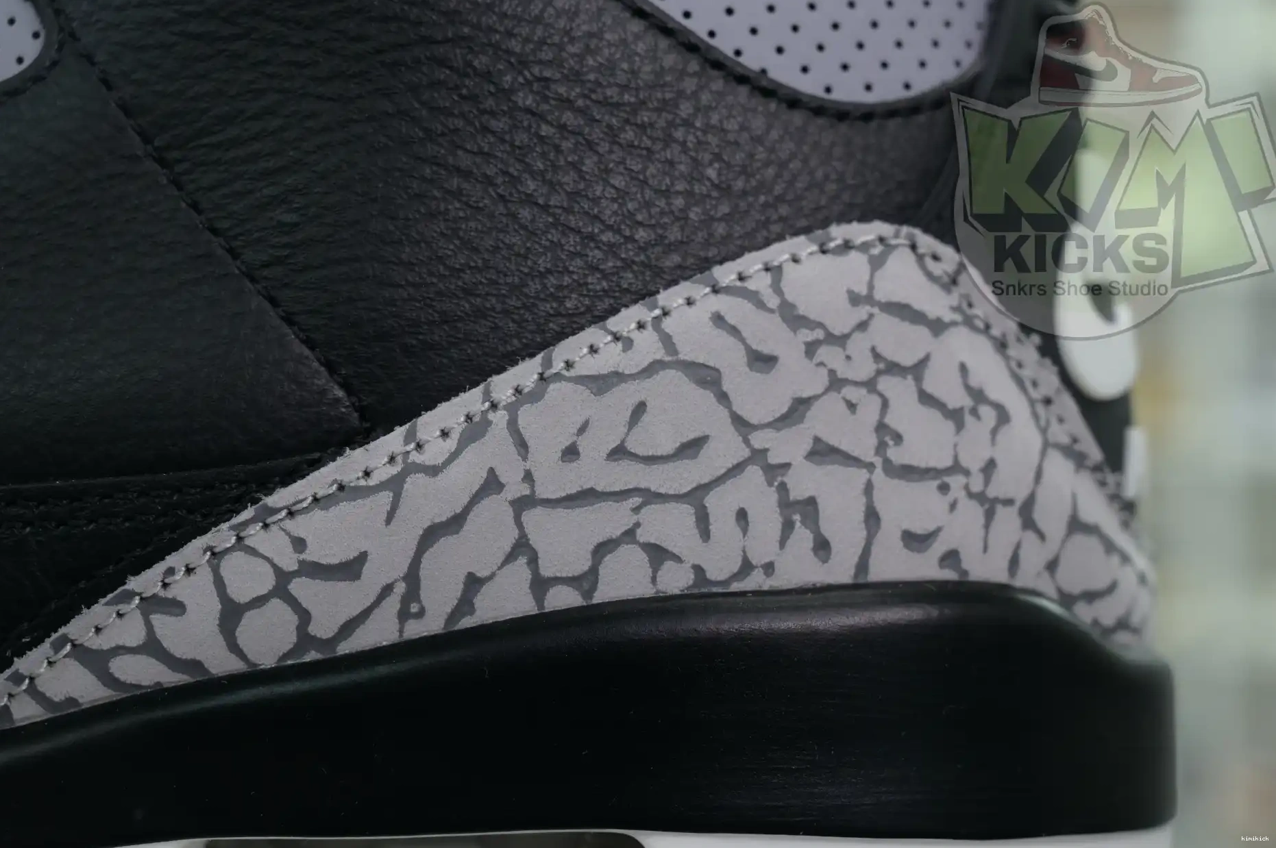 Reimagined” 3“Black Cement Jordan Air Kimikick 0421